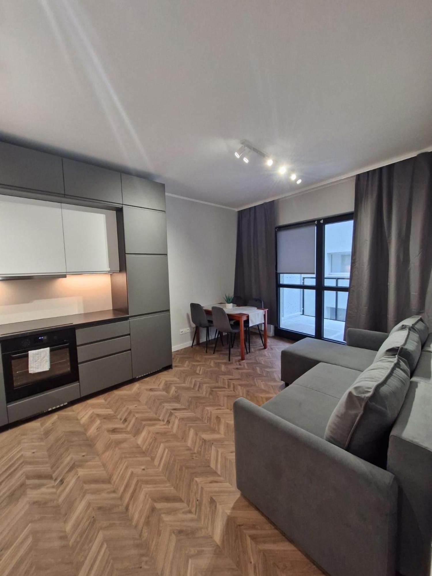 Szarych Szeregow Elegant Leilighet Warszawa